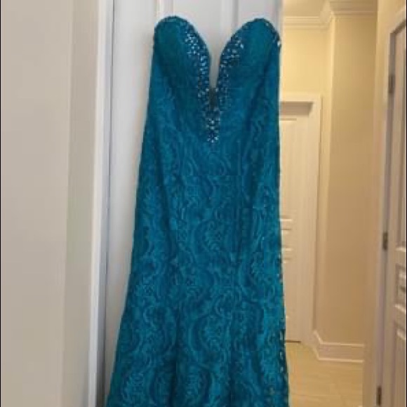 ***Make me an Offer*** Evening dress by Ellie Wilde - Picture 4 of 6